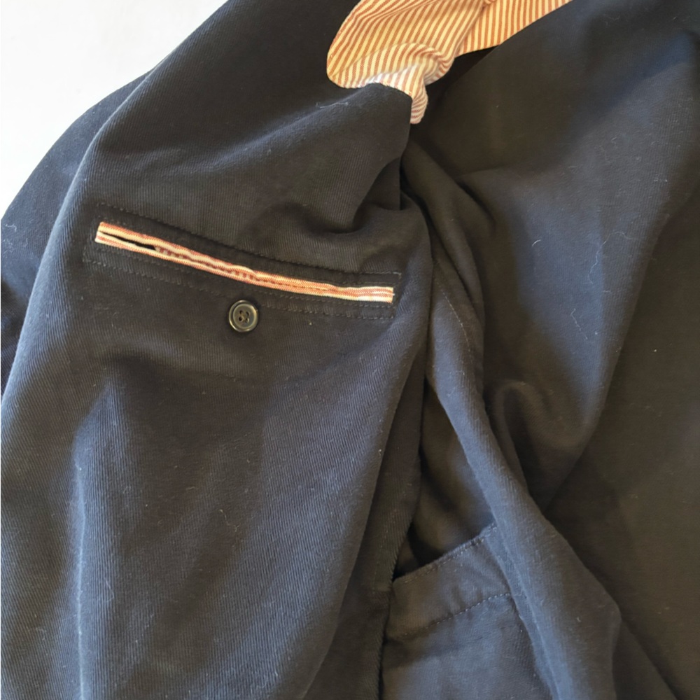 Brooks Brothers Red Fleece
2 button Cotton Blazer for Spring
Navy 44R - Picture 8 of 10